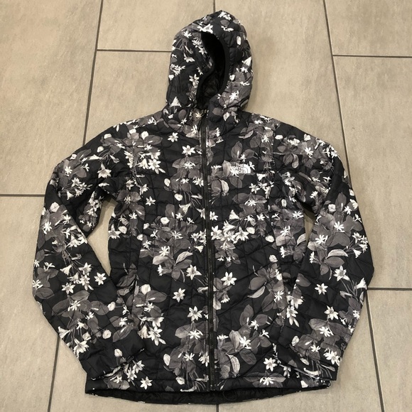 The North Face Jackets & Blazers - Northface Womens Puffer Jacket Floral Black Sz XS